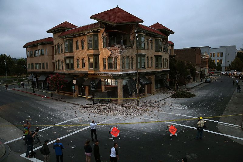 Varios destrozos de un edificio tras el terremoto ocurrido en el norte de San Francisco.