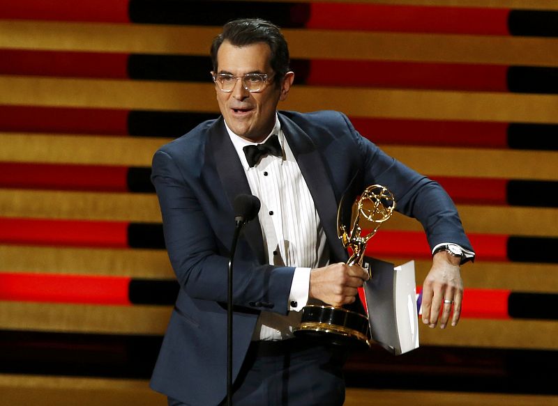 Ty Burrell gana por segunda vez el premio a mejor actor de reparto de comedia por su papel de Phil Dunphy en 'Modern Family'.