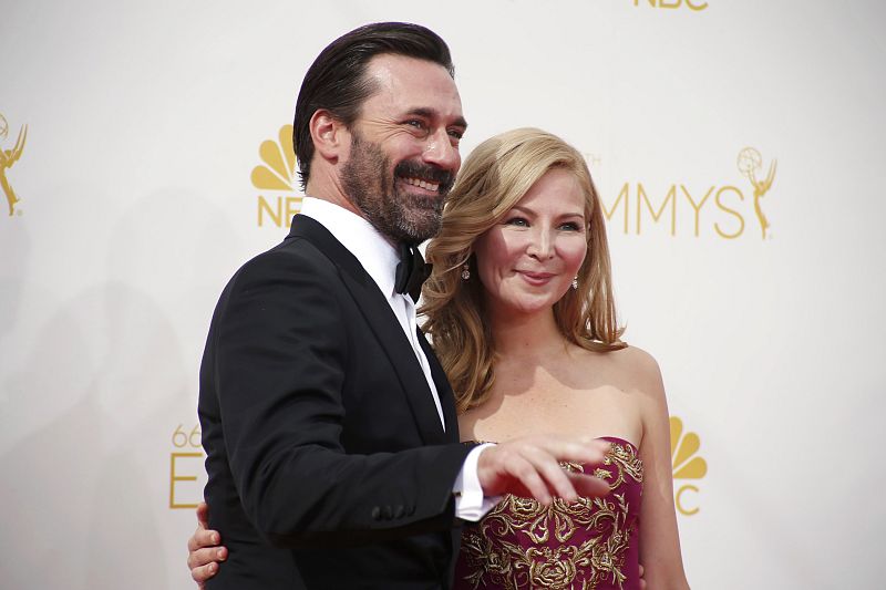 El actor Jom Hamm, conocido por interpretar a Don Draper en 'Mad Men' llega a la ceremonia acompañado de Jennifer Westfeldt