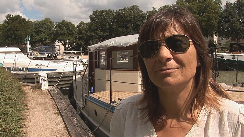 Mélanie Degoy nos invita a montar en una péniche para navegar por las tranquilas aguas del Canal du Midi