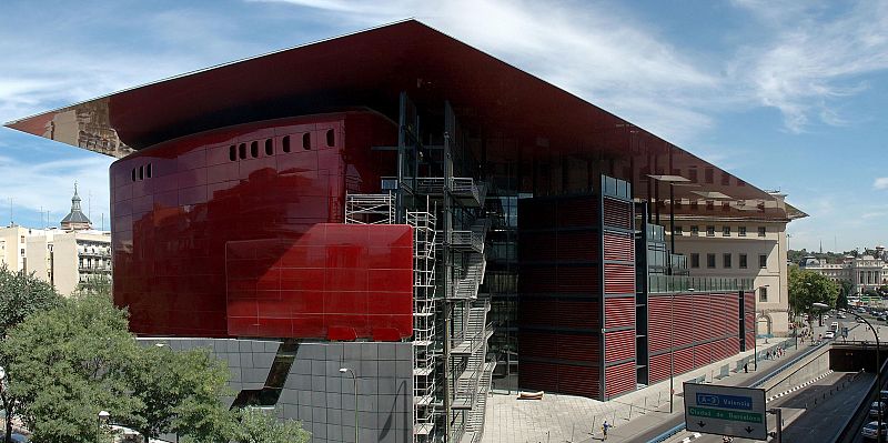 Museo Nacional Reina Sofía, fachada del edificio Nouvel