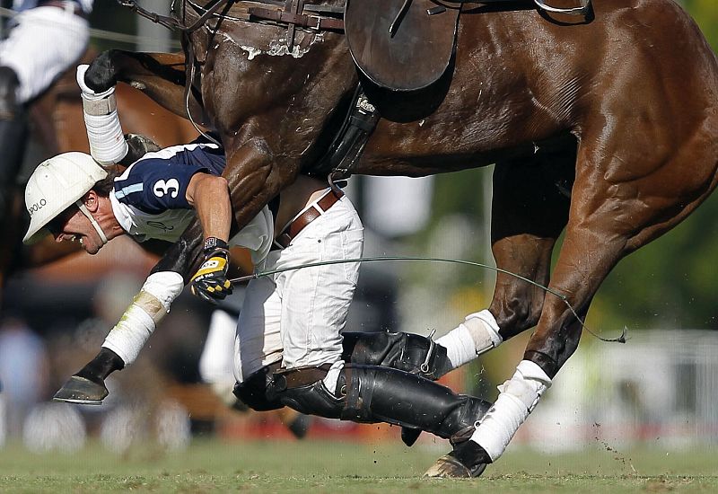 Emiliano Lasalvia, primer premio reportaje deportes. Cída jugando a Polo