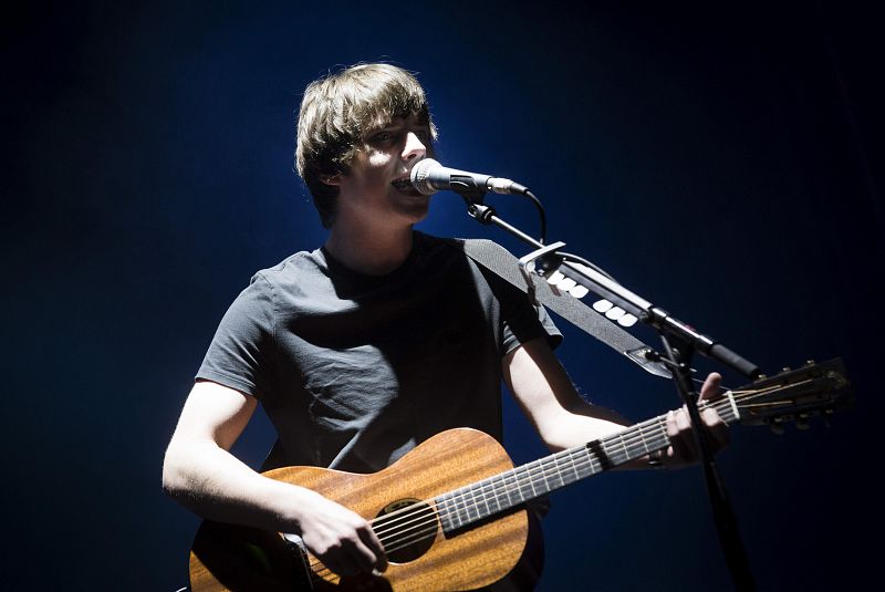 El inglés Jake Bugg durante su actuación en el DCODE Festival en Cantarranas de la Ciudad Universitaria.