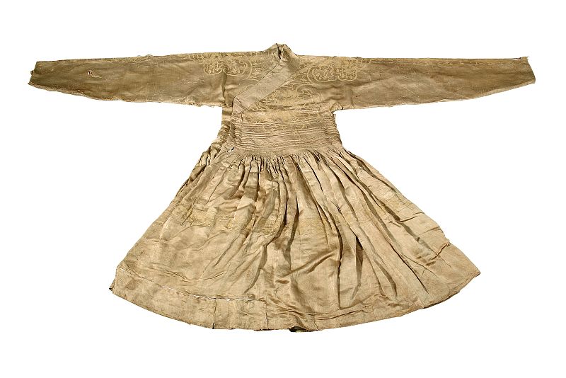 "Traje de dragón" de príncipe Ming, hallado en la tumba de Zhu Tan (1370-1389), provincia de Shandong