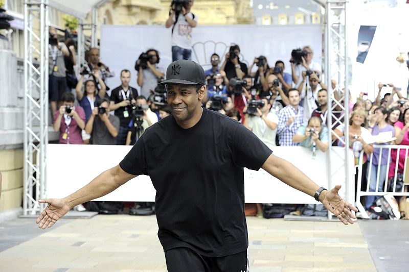 El actor norteamericano Denzel Washington a su llegada al Hotel María Cristina para participar en la 62 edición del Festival de Cine San Sebastián