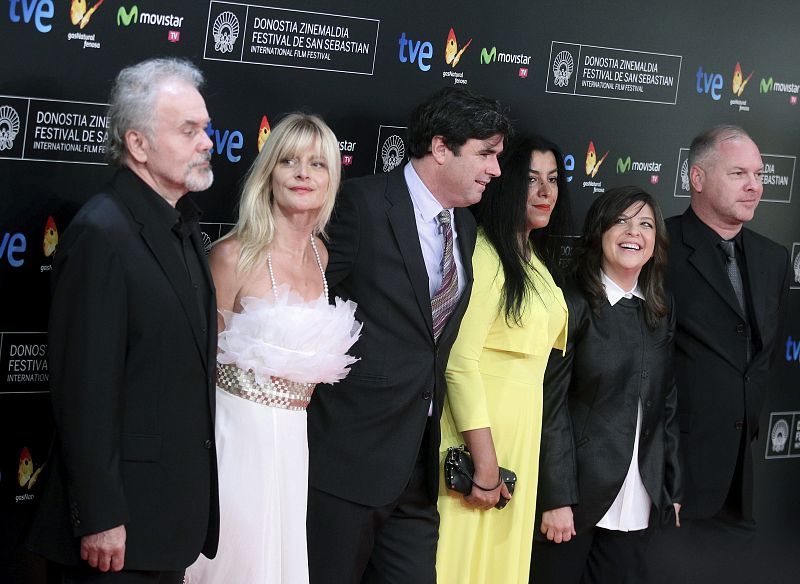 Los miembros del Jurado Oficial de la 62 edición del Festival de Cine donostiarra, (i-d) el director alemán Reinhold Vorschneider, la actriz alemana Nastassja Kinski, el productor español Fernando Bovaira, la iraní Marjane Satrapi, la directora venez