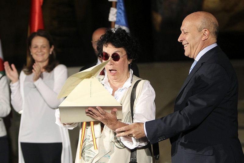 El ministro de Cultura, José Ignacio Wert, hace entrega del Premio Nacional de Cinematografía 2014, que en esta edición ha correspondido a Lola Salvador.AFÍA 2014