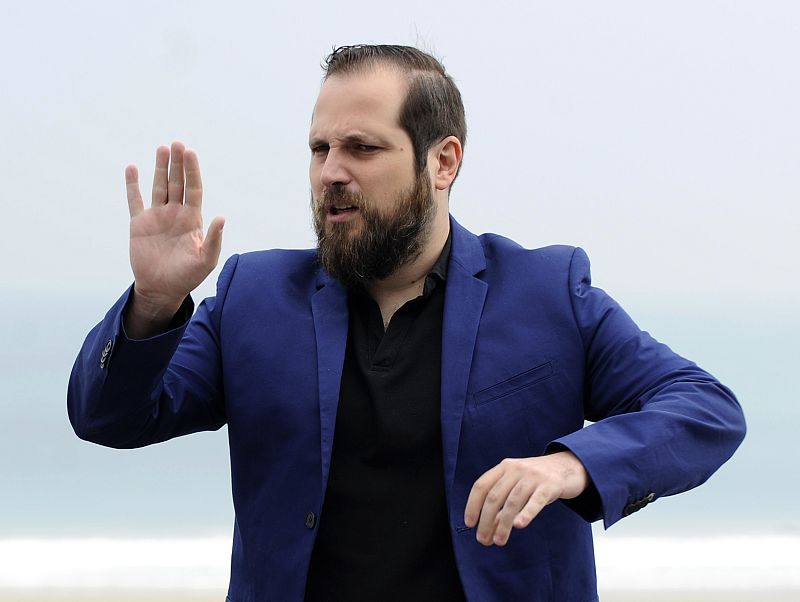 El director de "Magical Girl" Carlos Vermut, posa tras la presentación de su película en el 62º Festival de San Sebastián