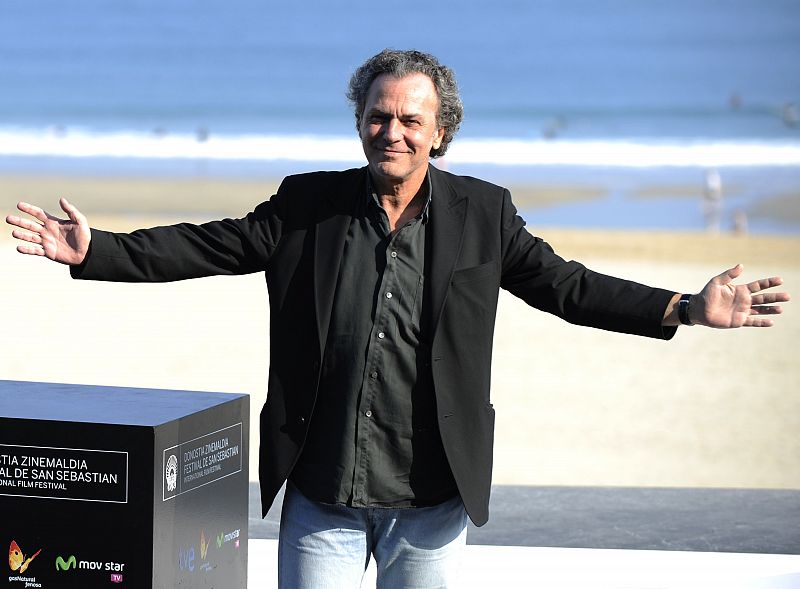 El actor José Coronado posa tras la presentación de "Murieron por encima de sus posibilidades" en el 62 Festival de San Sebastián