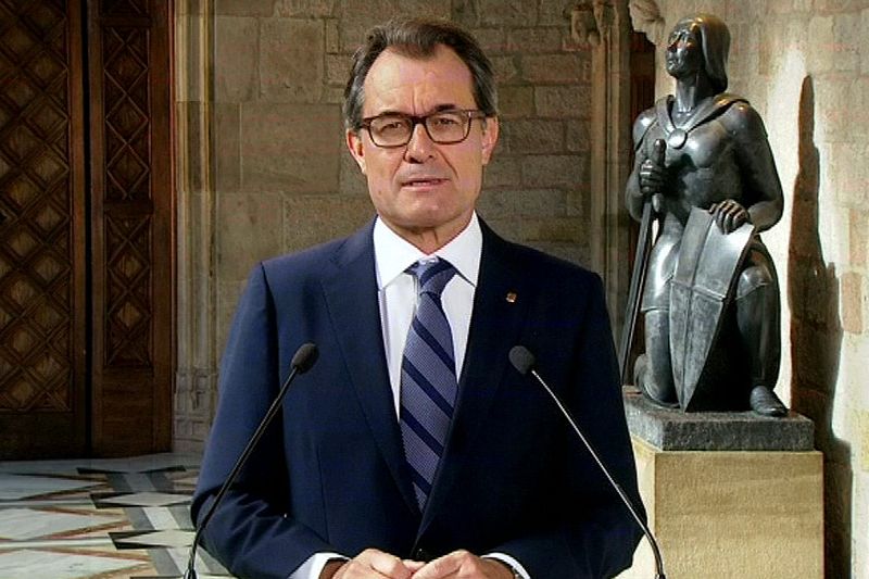 ARTUR MAS FIRMA EL DECRETO DE CONVOCATORIA DE LA CONSULTA SOBERANISTA DEL 9N