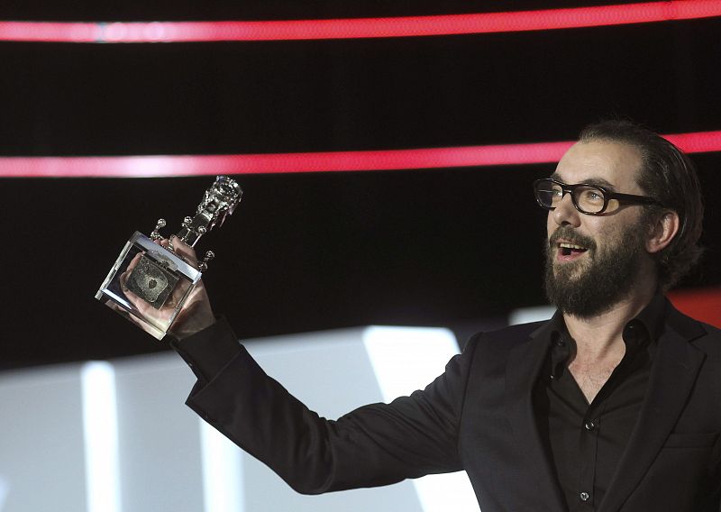 El director belga Michael R. Roskam recibe el Premio del Jurado al Mejor Guión, por su película 'The Drop'.