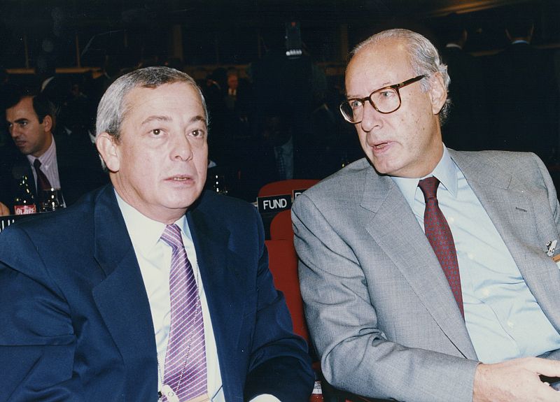 Boyer junto a Carlos Solchaga, su sucesor en el Ministerio de Economía y Hacienda