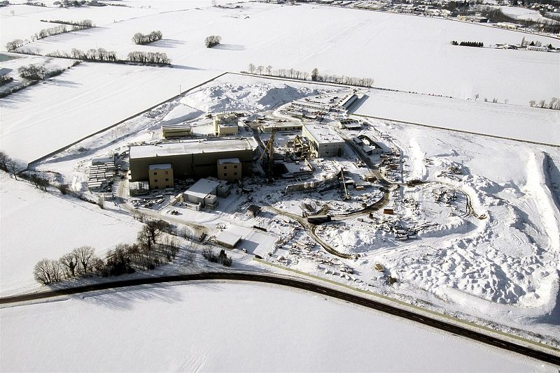 Fotografía aérea del CERN tomada cuando el helicóptero se acercaba a los puntos de acceso para llevar a cabo el experimento CMS.