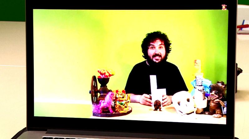 Loulogio en pleno trabajo