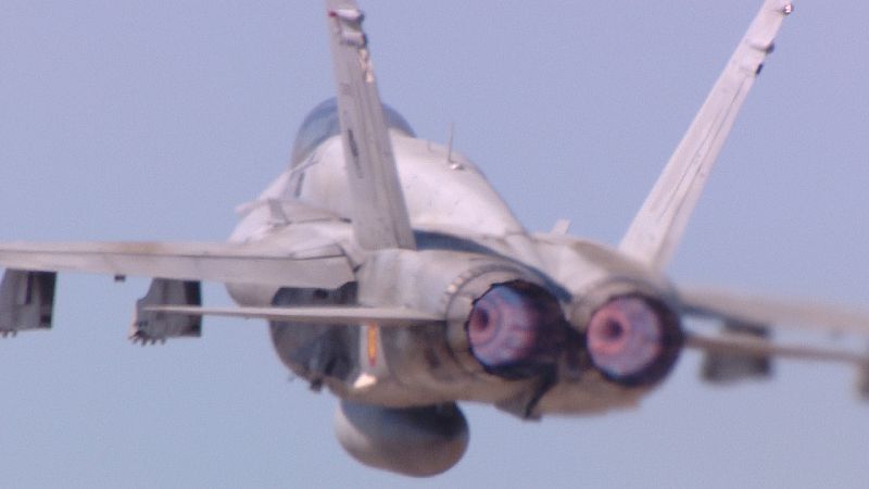 F-18 en vuelo.