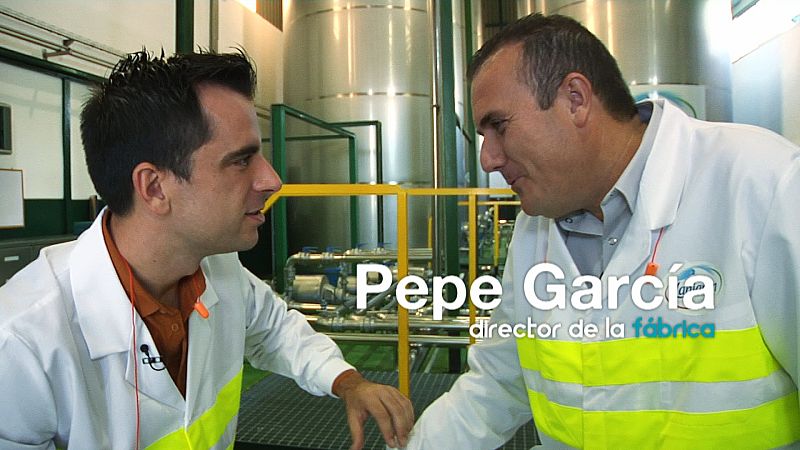 En esta fábrica  tienen una prueba específica para garantizar que los más pequeños puedan abrir los tapones sin necesidad de ayuda.