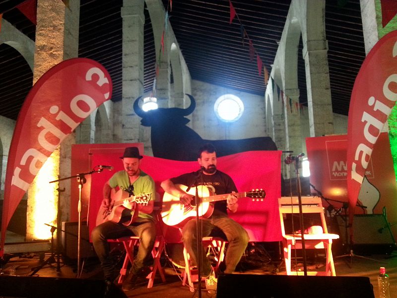 Ángel Carmona celebra su cumpleaños tocando un blues en Monkey Week 2014
