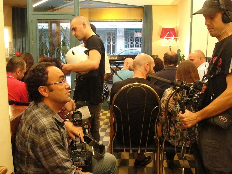 Esperando a la Toñi en Selectos Pura envidia