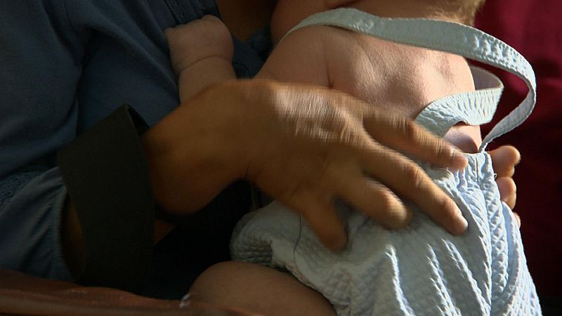 Madre biológica y bebé