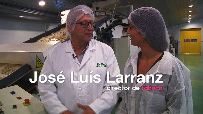 Para elaborar unas galletas sin gluten primero hay que limpiar y esterilizar toda la maquinaría que va a intervenir en el proceso para que el producto no se contamine