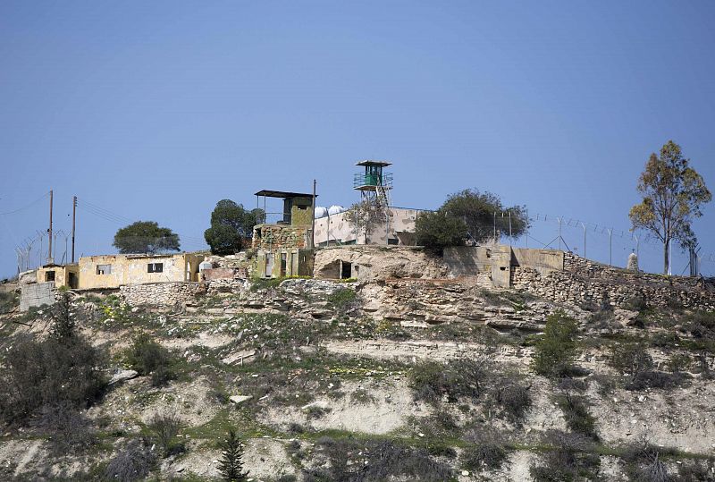 Torre de vigilancia en la zona de contención de Naciones Unidas en Famagusta, norte de Chipre