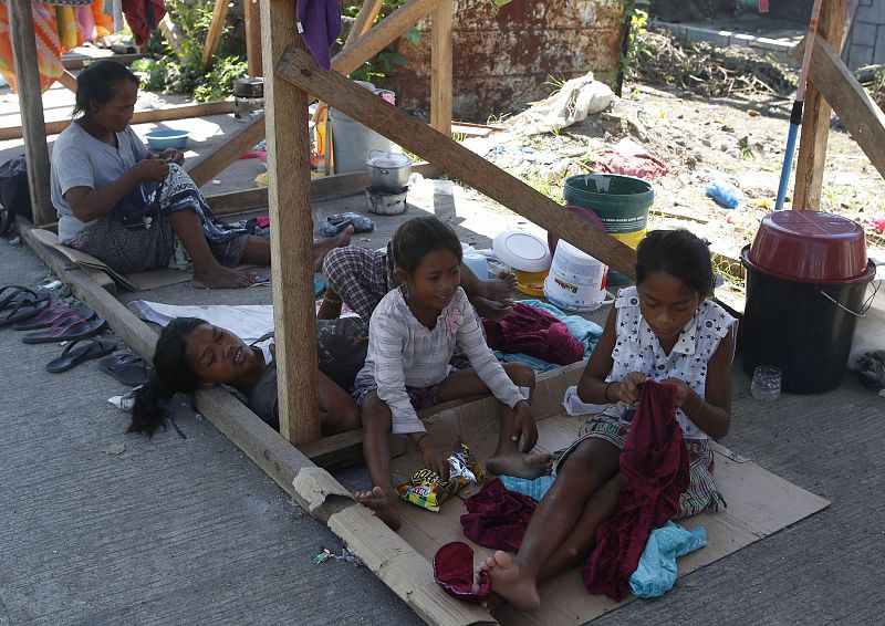 Supervivientes del tifón Haiyan un año después
