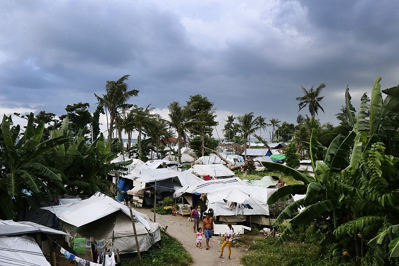 Campo de desplazados en el distrito de San José (Filipinas)