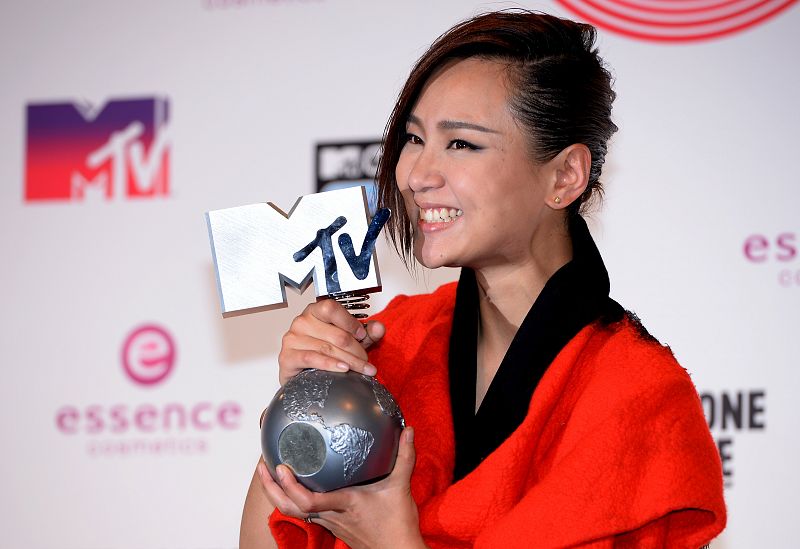 La cantante china  Bibi Zhou, mejor "artista global".