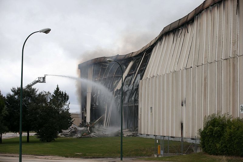 Daños provocados por el fuego en la planta de Campofrío en Burgos