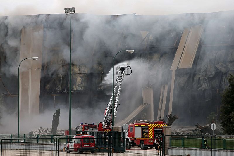 El fuego destruye la planta de Campofrío en Burgos