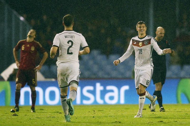 Toni Kroos celebra el tanto marcado a España que dio la victoria a Alemania.