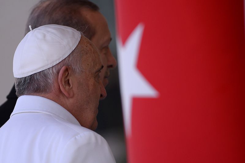 El viaje a Turquía cierra la semana récord del pontífice argentino.