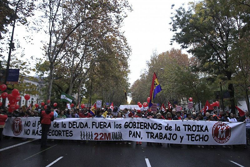 Las llamadas Marchas por la Dignidad arrancan desde Atocha camino de la Puerta del Sol para reivindicar "Pan, trabajo y techo".