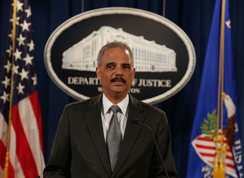 El fiscal general de EE.UU., Eric Holder, en una comparecencia en la que ha anunciado una investigación independiente del caso del Departamento de Justicia.