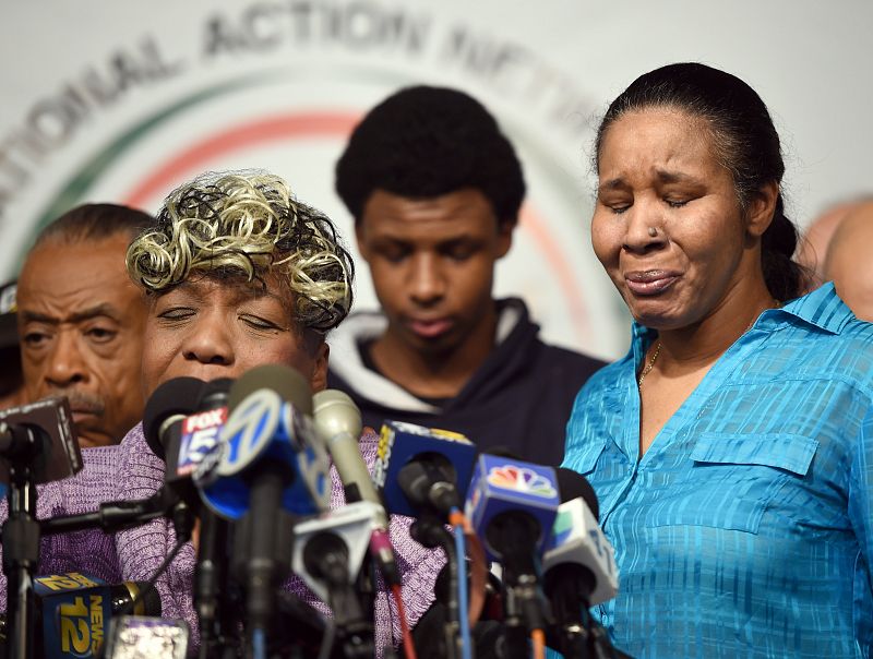 La viuda de Eric Garner ha afirmado que su lucha "no ha terminado" y ha advertido que mientras viva seguirá exigiendo justicia para que sea castigado el culpable.