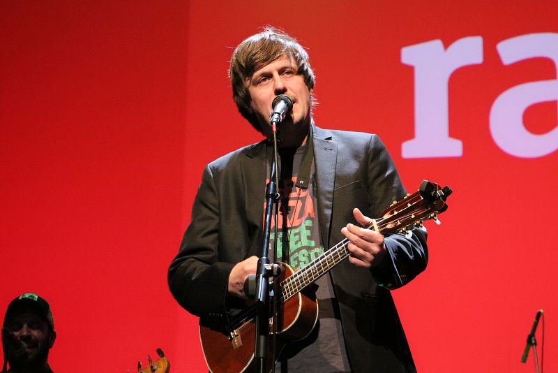 Nacho Vegas tocó acompañado de León Benavente