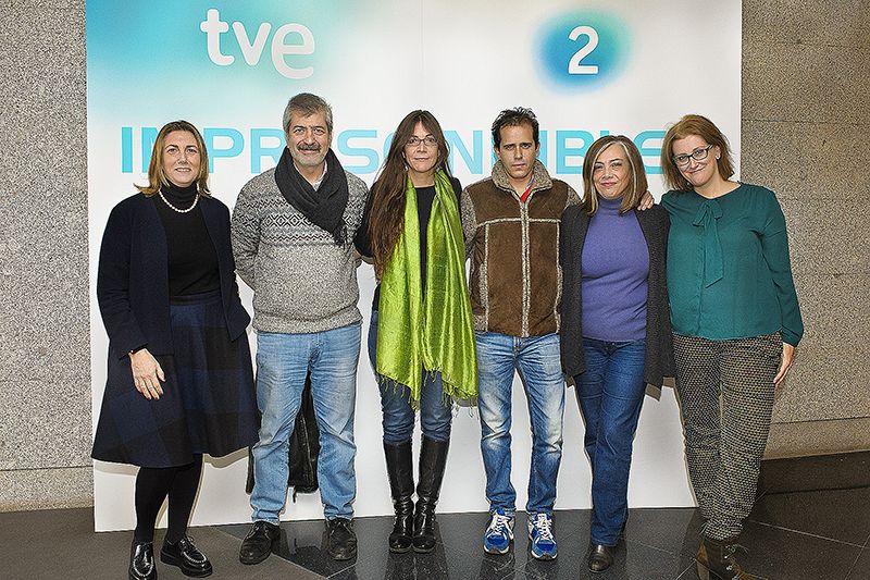 La directora de La 2, Ana María Bordas, junto a Juan Bardem (compositor de la música original), la directora del documental Talia Martínez de Marañón, Gonzalo Cercós (edición y postproducción) Marisa Paniagua (codirectora y realizadora) y Ana Peláez