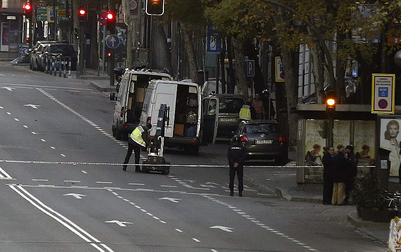 UN DETENIDO POR ESTRELLAR COCHE CONTRA LA SEDE DEL PP CON UNA BOMBONA BUTANO