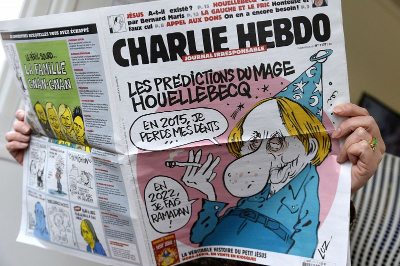 Portada del último número de la publicación satírica, con una caricatura del escritor Michel Houellebecq