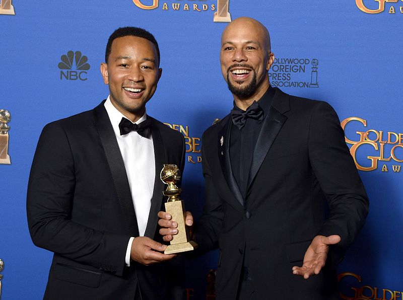 Los músicos John Legend y Common celebran su premio a mejor canción original por 'Glory' de la plelícula 'Selma'.