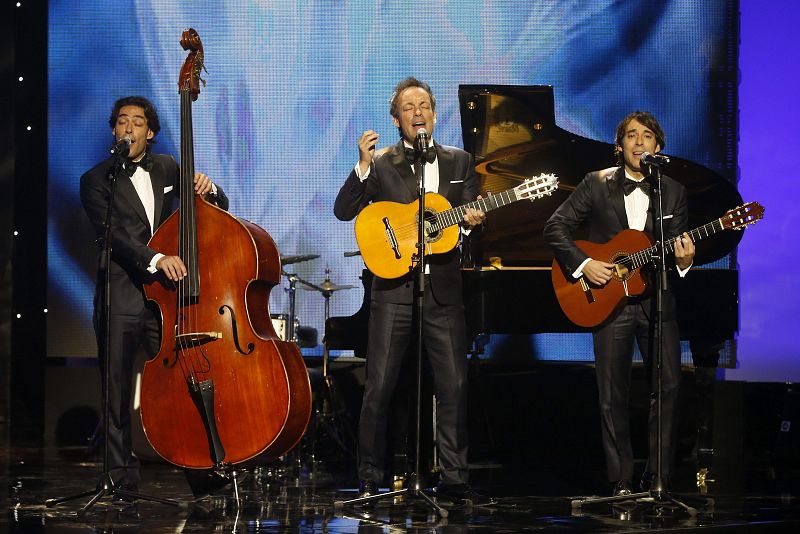 El grupo Café Quijano durante su actuación en la gala de los XX Premios Cinematograficos Jose María Forqué