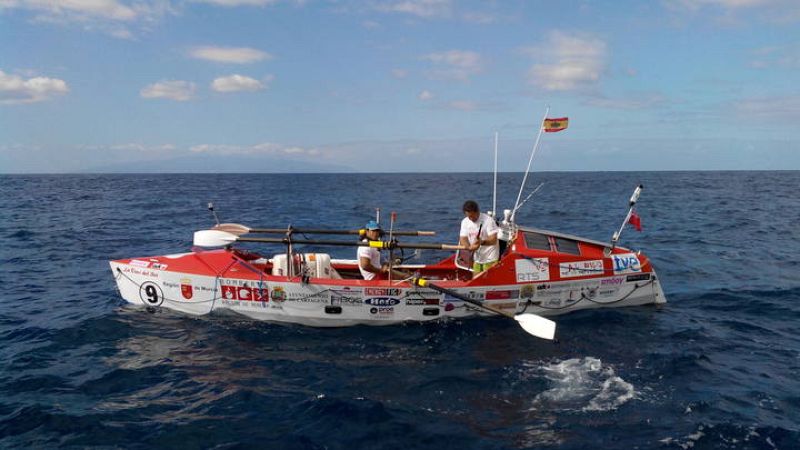   La Cruz del Sur, en aguas próximas a Tenerife