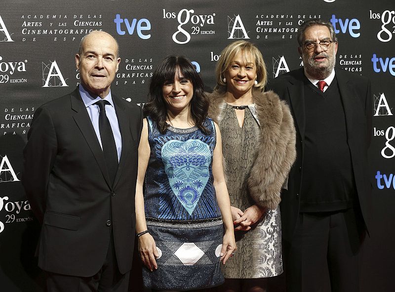 El actor Antonio Resines; la concejal de la Comunidad de Madrid, Ana Isabel Mariño; la vicepresidenta de la Academia del Cine, Judit Collel y el presidente de la Academia, Enrique González Macho