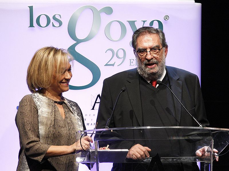 El presidente y la vicepresidenta de la Academia del Cine, Enrique González Macho y Judit Collel, durante su intervención en la fiesta de nominados de los XXIX Premios Goya
