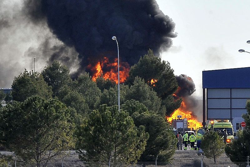 Diez personas han fallecido y otras 13 personas han resultado heridas -siete de gravedad- al estrellarse un avión F-16 griego en la base aérea de Los Llanos (Albacete), según el Ministerio de Defensa.