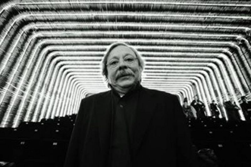Alberto Corazón,  un personaje clave en el arte, la cultura y el diseño en España