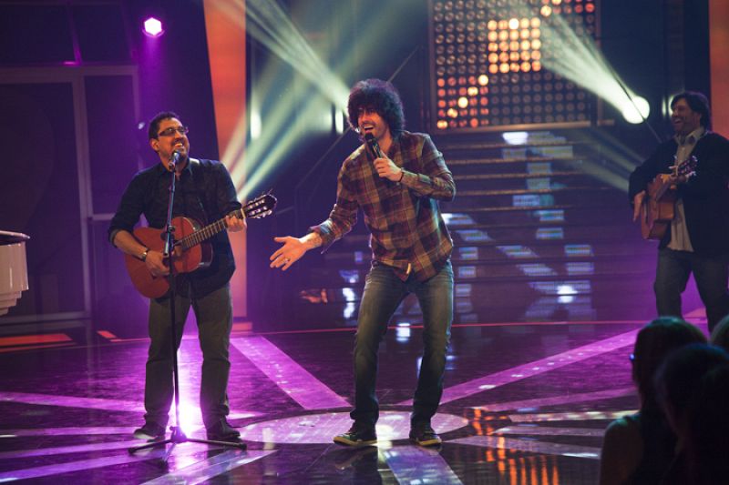 Melendi y Pedro Sosa interpretan 'Más allá de nuestros recuerdos'