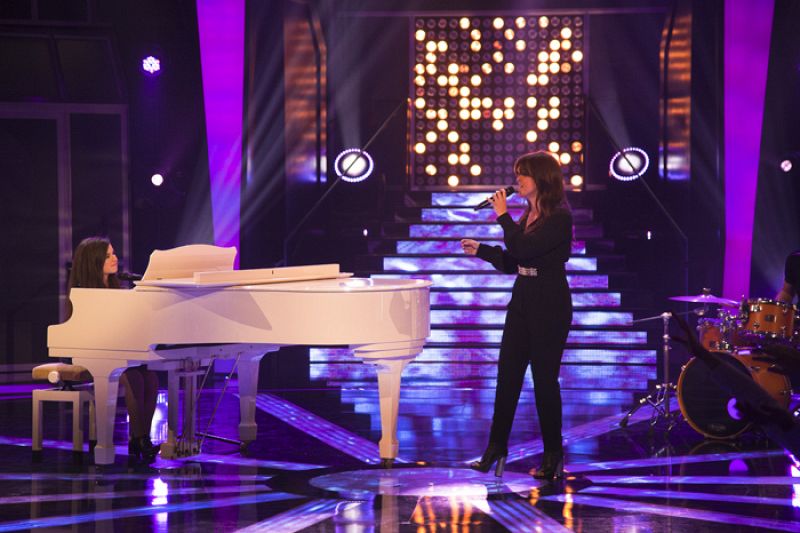 Vanesa Martín interpreta junto a Danae 'Un minuto más'