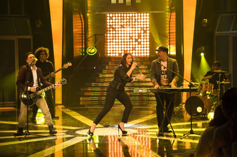 Rosa López interpreta junto a Alfonso y David 'Me da igual'