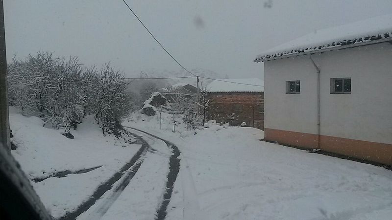 En Colmenares (Palencia), los termómetros han descendido hasta los 16 grados bajo cero.